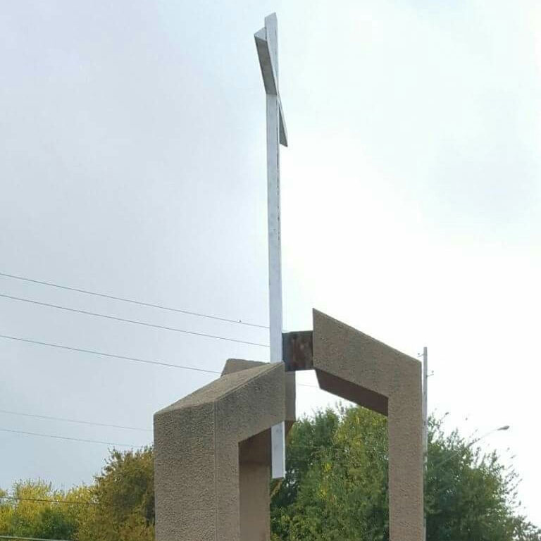Pine-Valley-Christian-Church-Front-Cross
